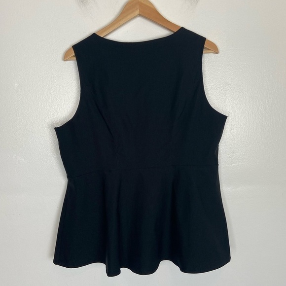 Torrid Women's Top Size 1X Babydoll V-Neck Color Black Stretch Sleeveless - Picture 2 of 8